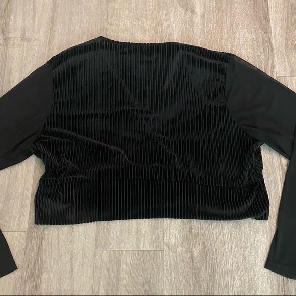 SHEIN Curve black v neck mock wrap top with sheer long sleeves - Picture 4 of 9